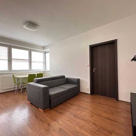Apartman Ab Kryte Parkovani Zdarma 체스케부데요비체 외부 사진